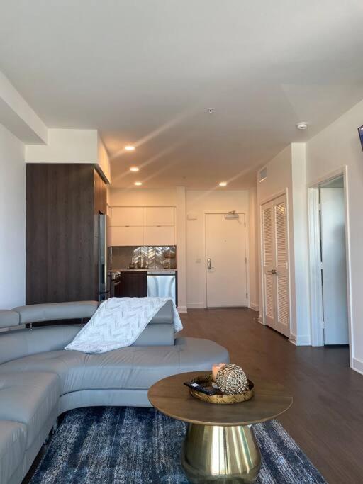 Appartamento Relax On Wilshire With A View Los Angeles Esterno foto